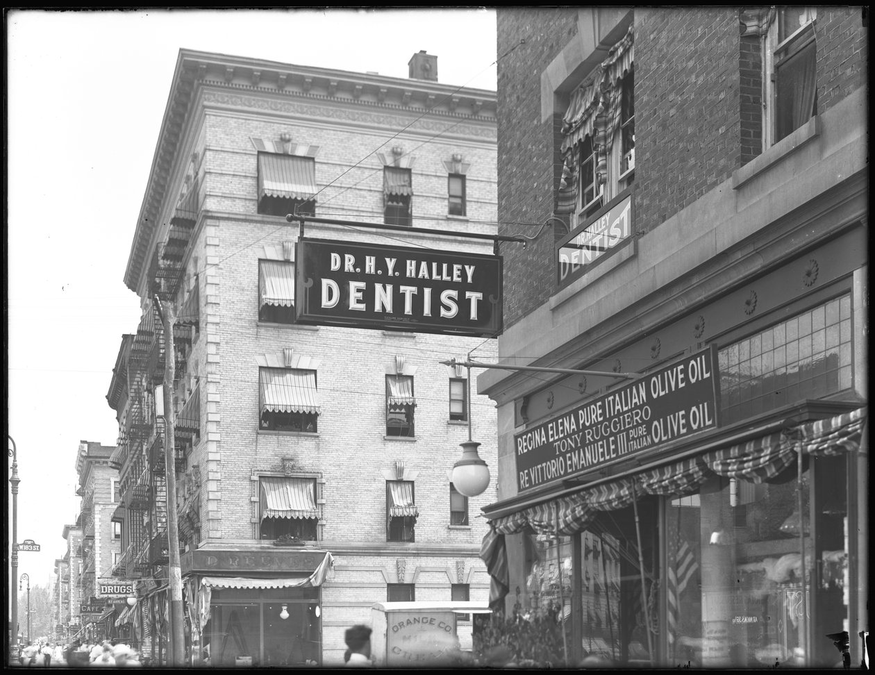 Sign for Dr. HY Halley, 1456 St. Nicholas Avenue, New York City, 2. august 1916 av William Davis Hassler