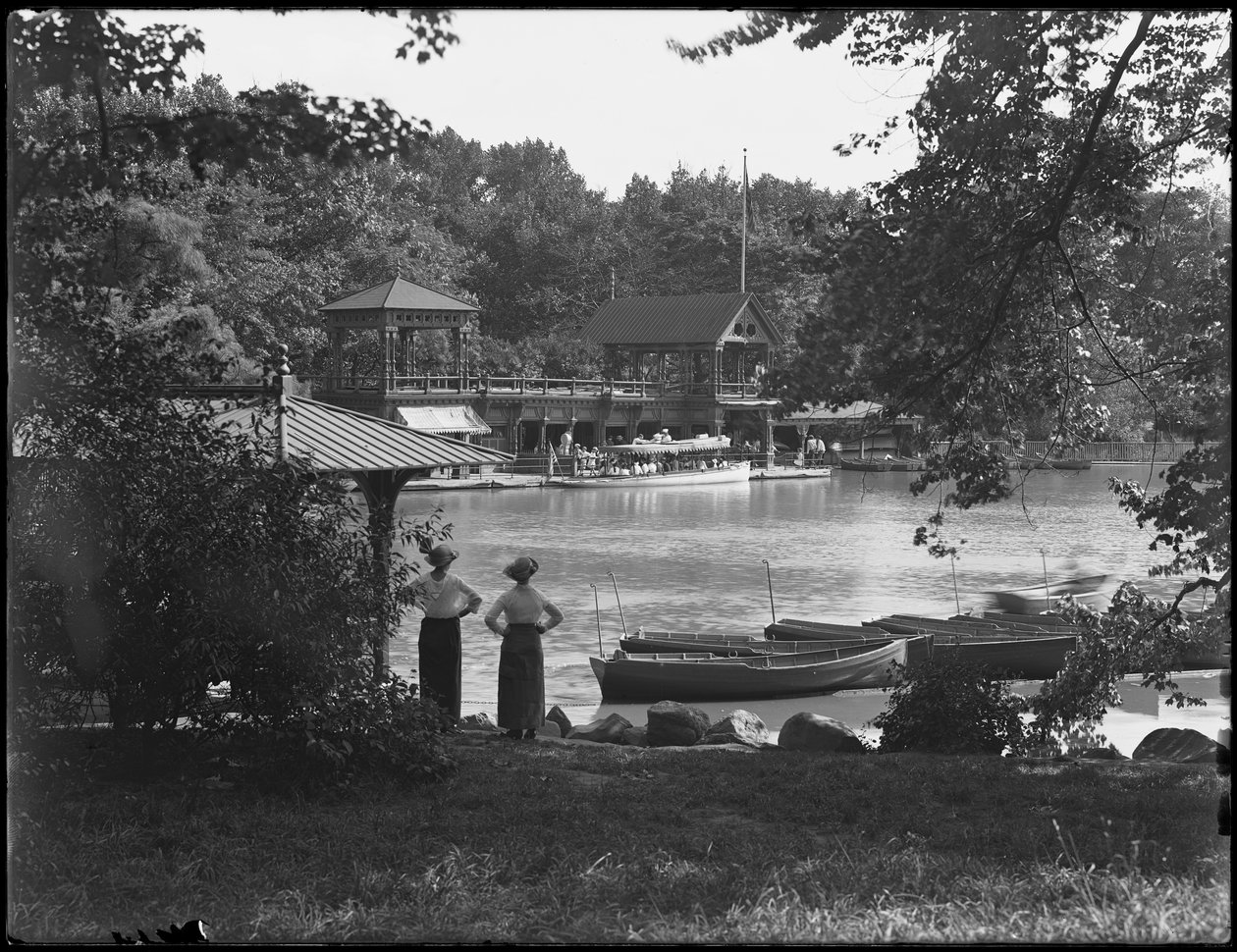 The Boat House, Central Park, New York City, 19. juli 1914 av William Davis Hassler