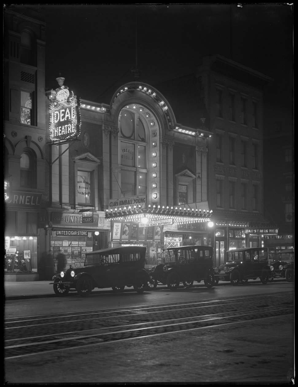 The Ideal Theatre på Eighth Avenue, New York City, 6. januar 1917 av William Davis Hassler