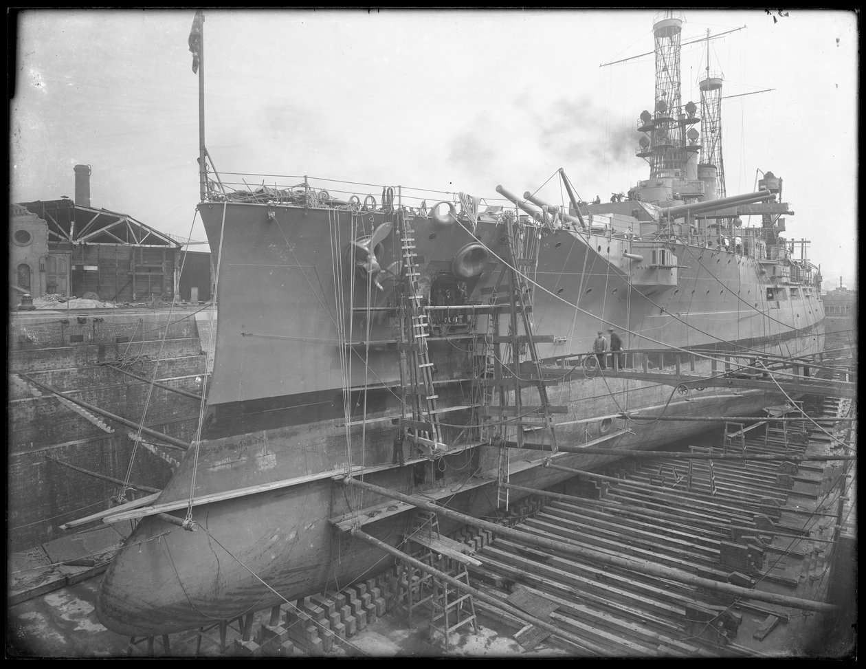 USS Utah i tørrdokk ved Brooklyn Navy Yard, ca. 1912 av William Davis Hassler