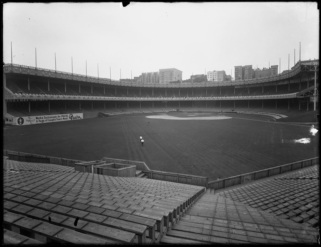 Utsikt over Polo Grounds fra tribunen til feltet og tribunen, New York, 3. juli 1914 av William Davis Hassler