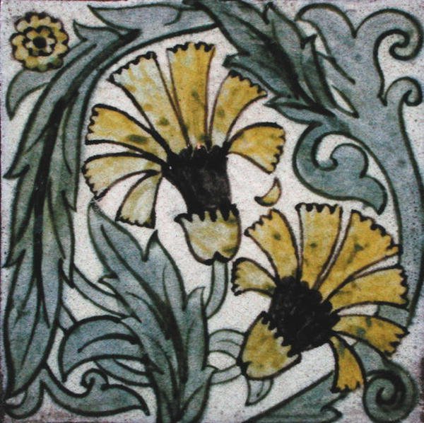 Fliser med blomsterdesign (keramikk) av William de Morgan