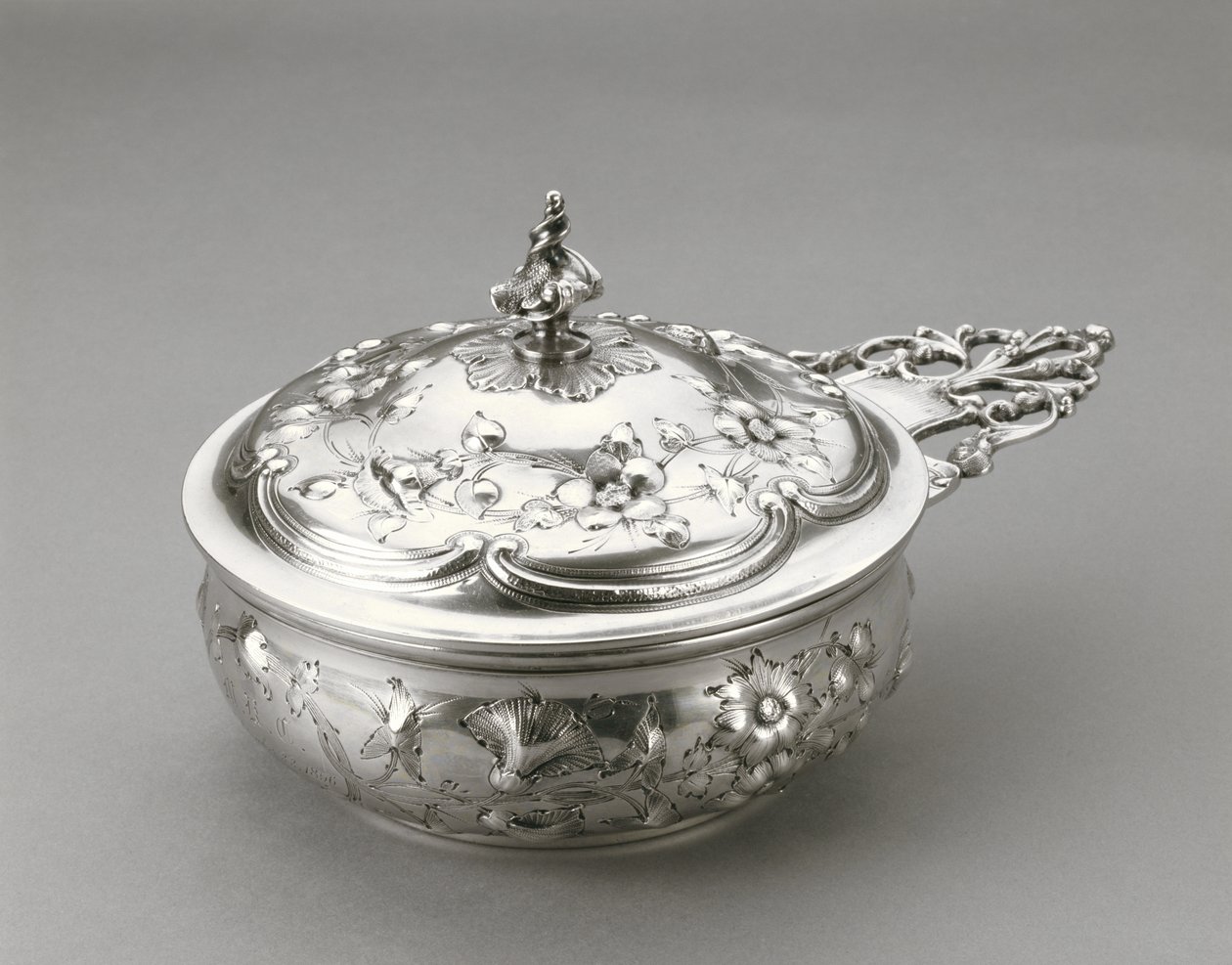 Porringer med omslag, ca. 1856 (sølv) av William Forbes