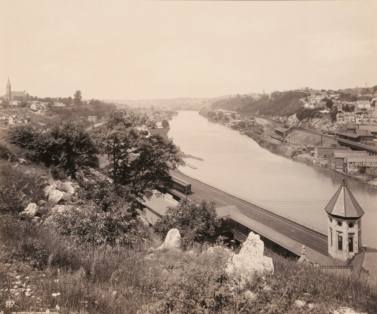  av William H. Rau