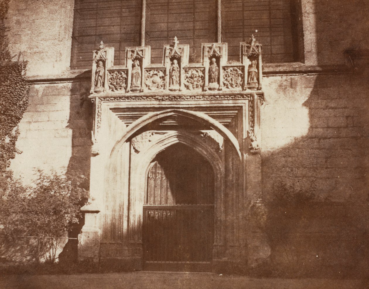 Ancient Door, Magdalen College, Oxford av William Henry Fox Talbot