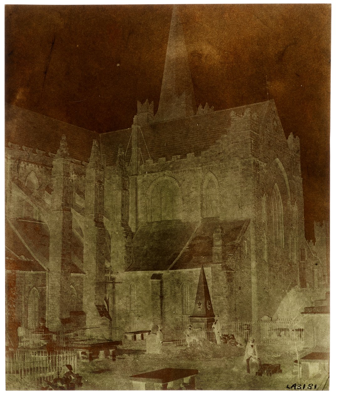 Fire menn på kirkegården St. Patrick's Cathedral, Dublin (Paper Negative-Camera) av William Henry Fox Talbot