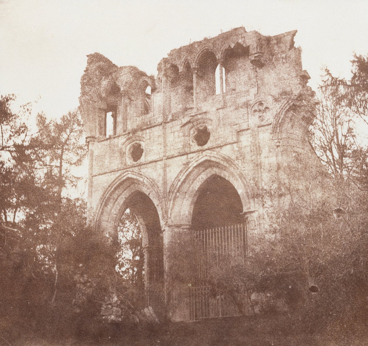 The Tomb of Sir Walter Scott, ca. 1844 (saltet papirtrykk) av William Henry Fox Talbot