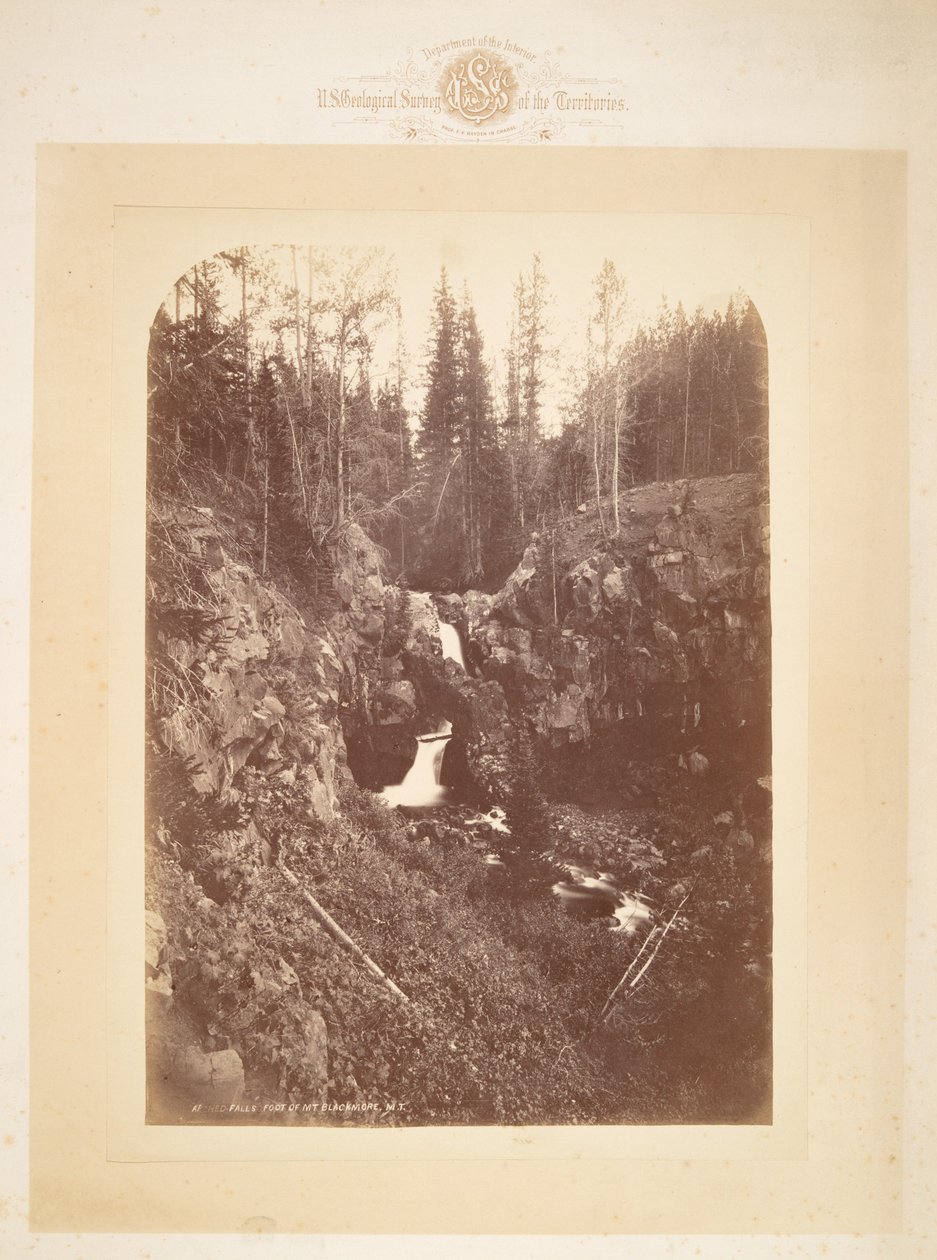 Arched Falls ved foten av Mt. Blackmore M.T. av William Henry Jackson
