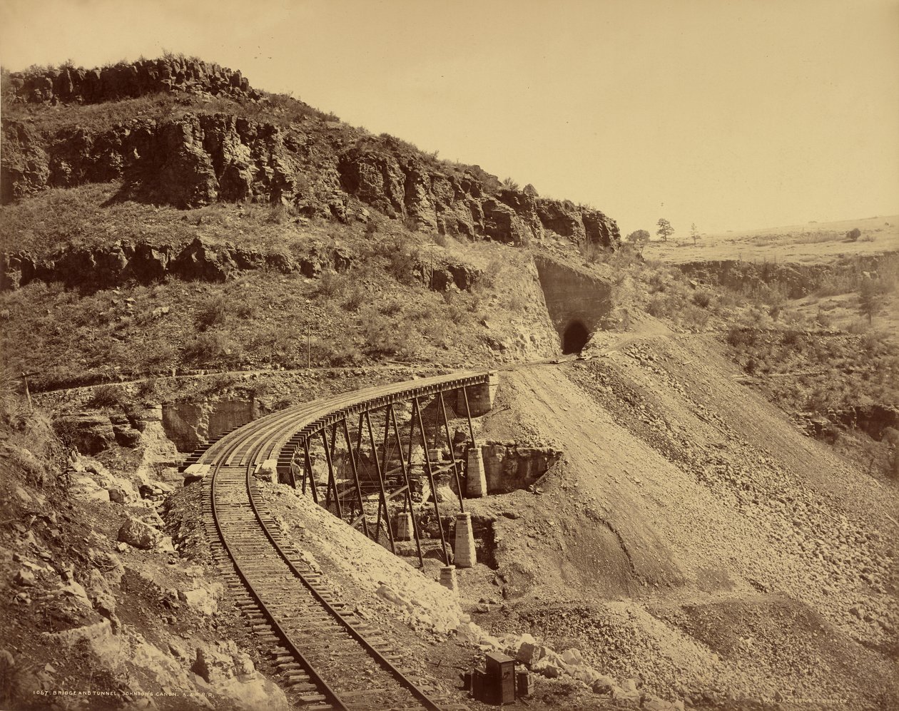Bro og tunnel, Johnson