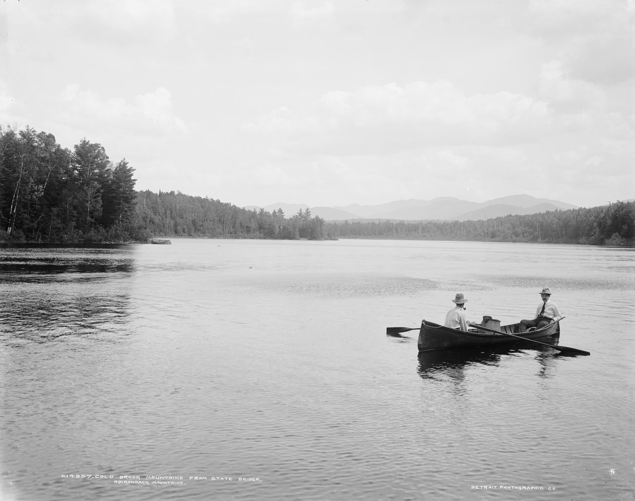 Cold Brook Mountains fra State Bridge, Adirondack Mountains av William Henry Jackson