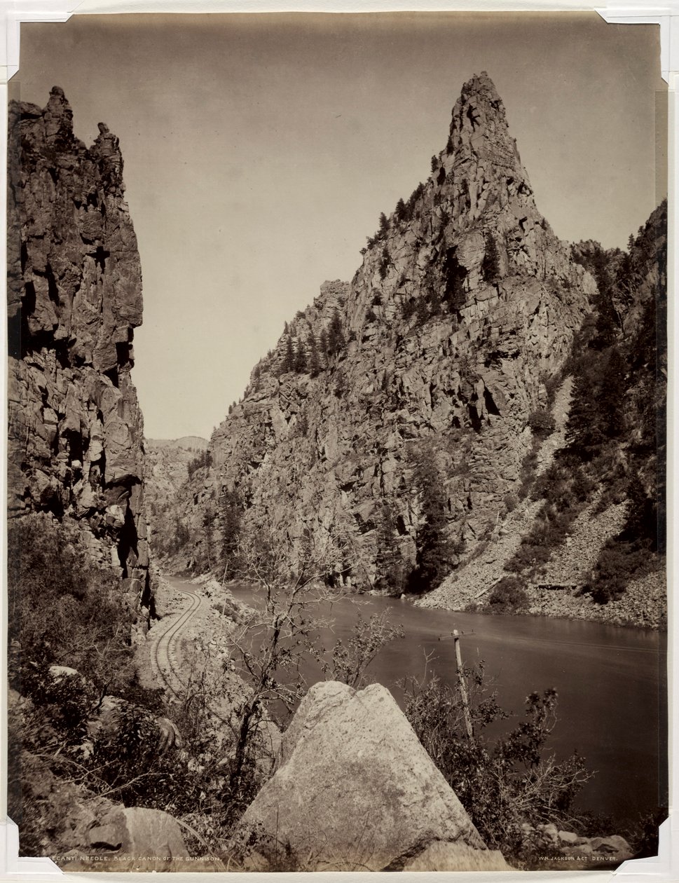 Currecanti Needle, Black Cañon of the Gunnison, før 1880. av William Henry Jackson