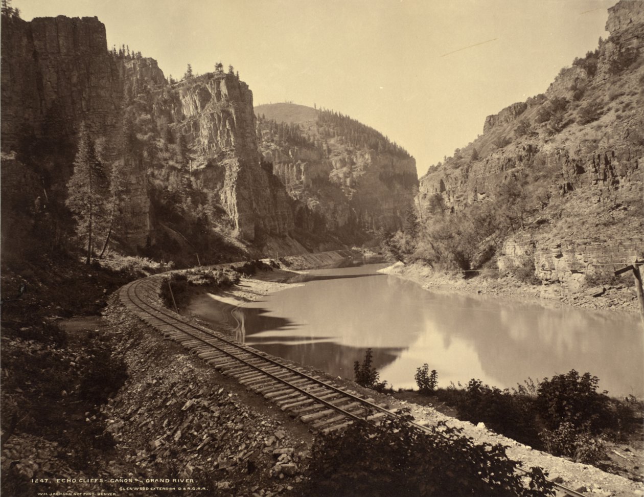 Echo-klippene, Grand Rivers canyon, Glenwood-forlengelsen, D.&R. G.R.R. av William Henry Jackson