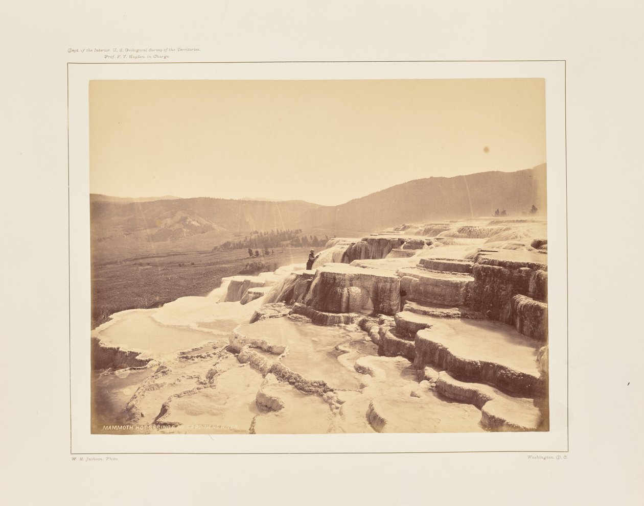Mammoth Hot Springs ved Gardiner River av William Henry Jackson