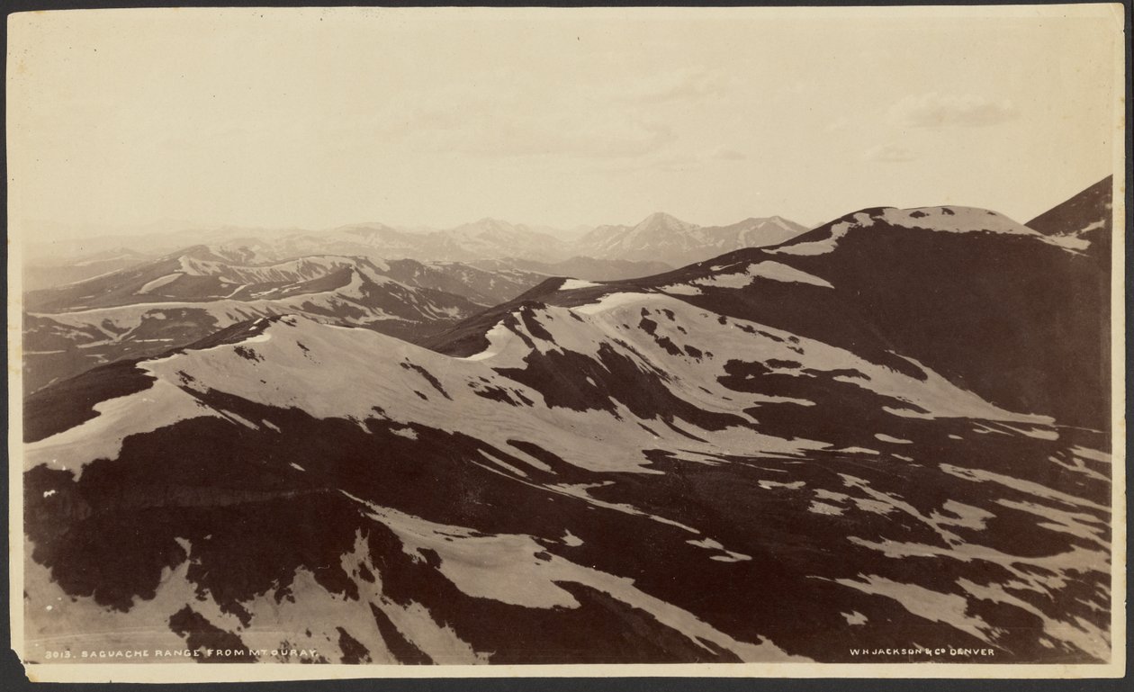 Saguache-fjellene fra Mount Ouray av William Henry Jackson