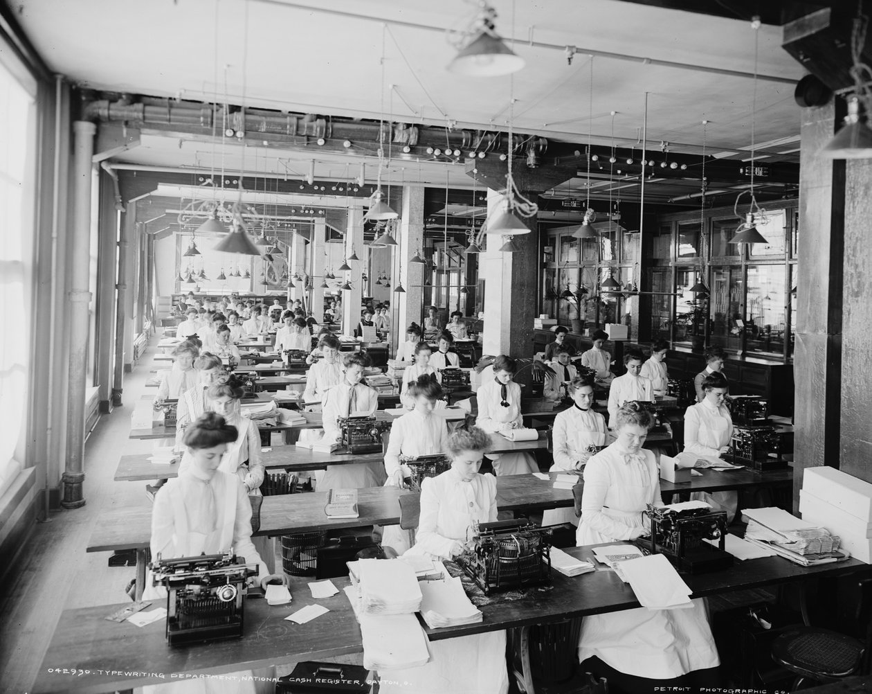 Skriveavdeling, National Cash Register, Dayton, Ohio, 1902 av William Henry Jackson