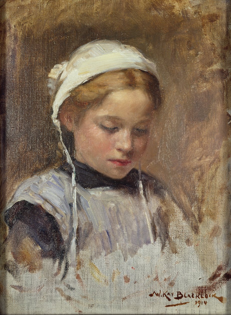 Ung jente i en blå pinafore, 1914 av William Kay Blacklock