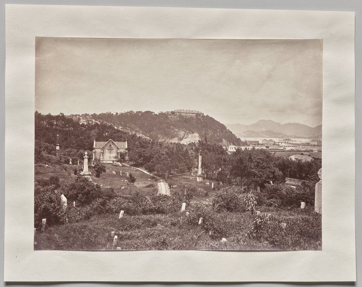 Uten tittel (Happy Valley Cemetery, Hong Kong) av William Pryor Floyd