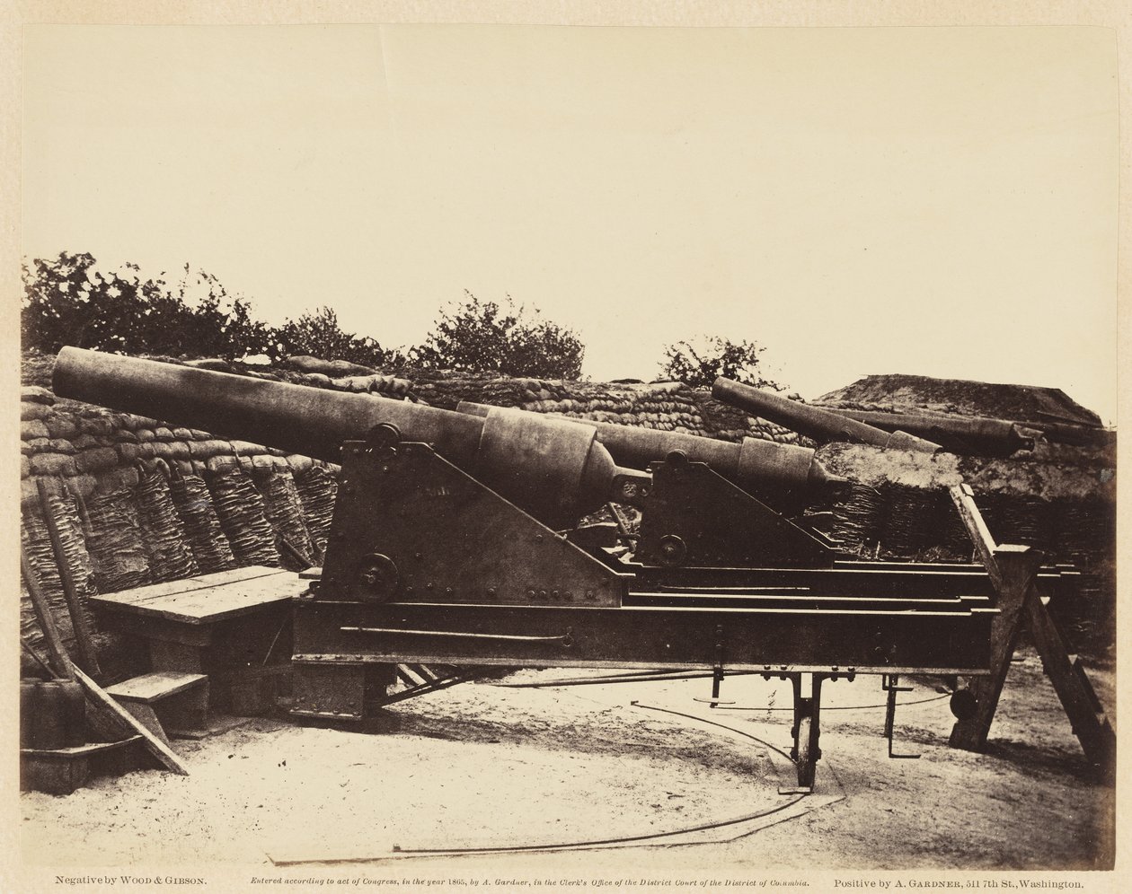 Batteri nr. 1, nær Yorktown? Nr. 1. mai, 1862 (albumintrykk montert på vevd papir) av Wood and Gibson Wood and Gibson