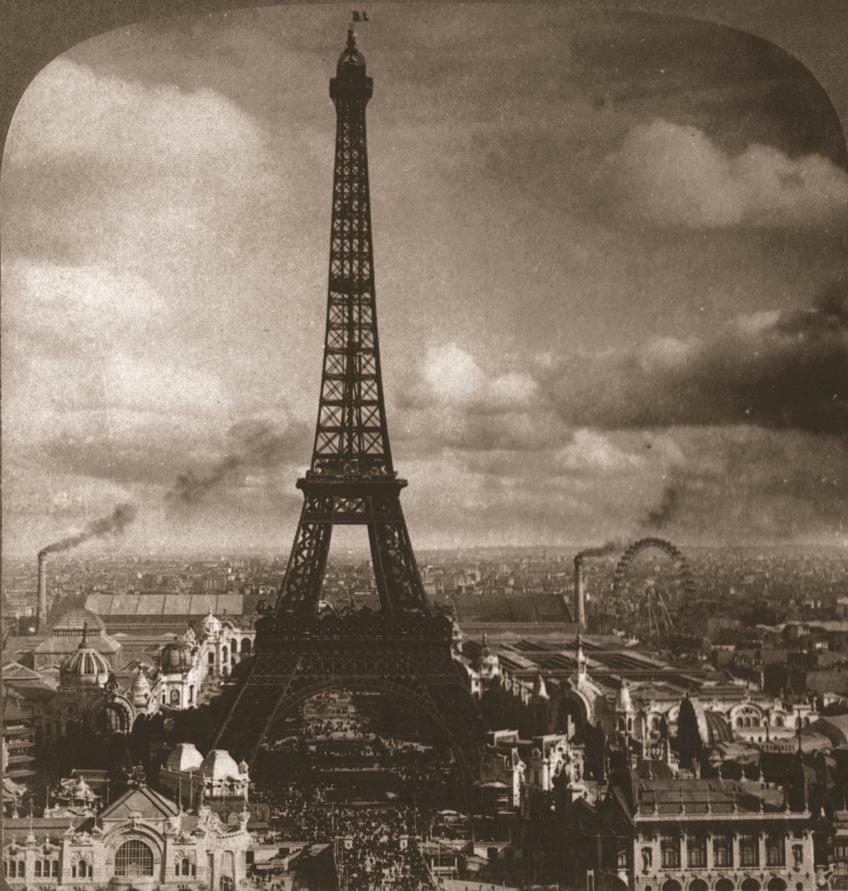 Eiffeltårnet, 300 meter høyt, over Seinen fra Trocadero, Paris, Frankrike, 1901. av Works and Sun Sculpture Studios