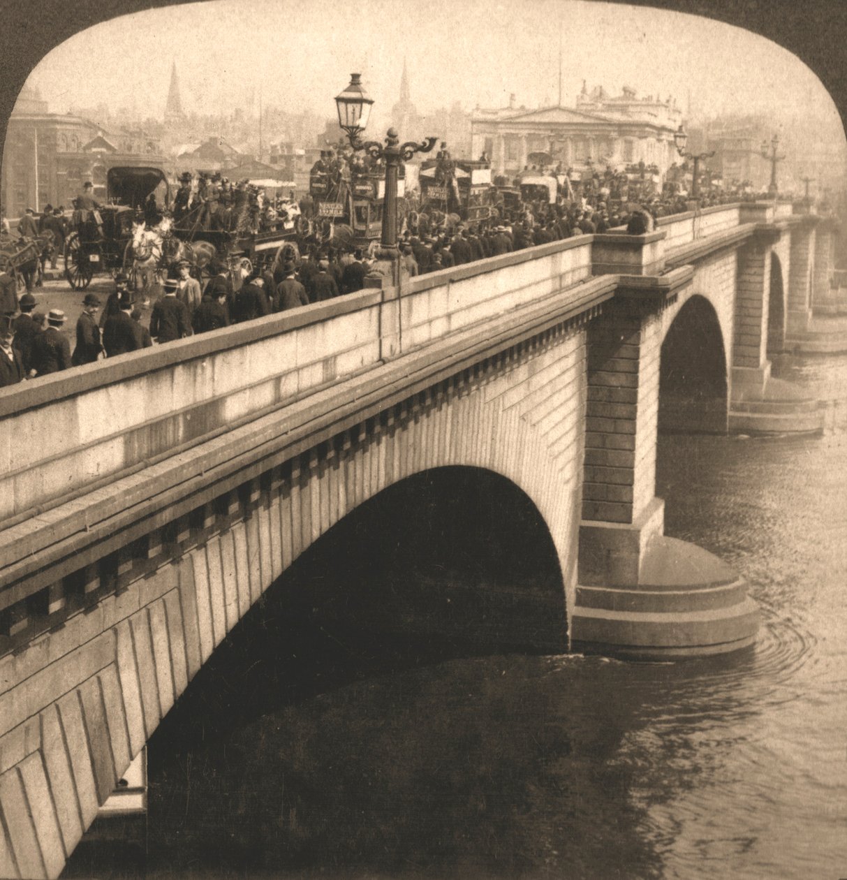 London Bridge, London, England, 1901. av Works and Sun Sculpture Studios