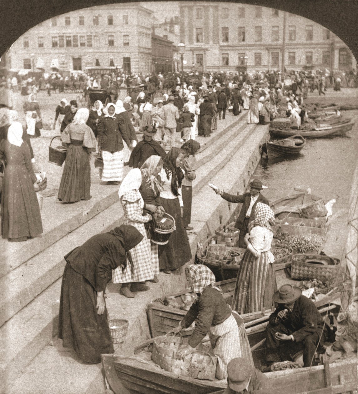 Market Boats, Helsinki, Finland, 1898. av Works and Sun Sculpture Studios