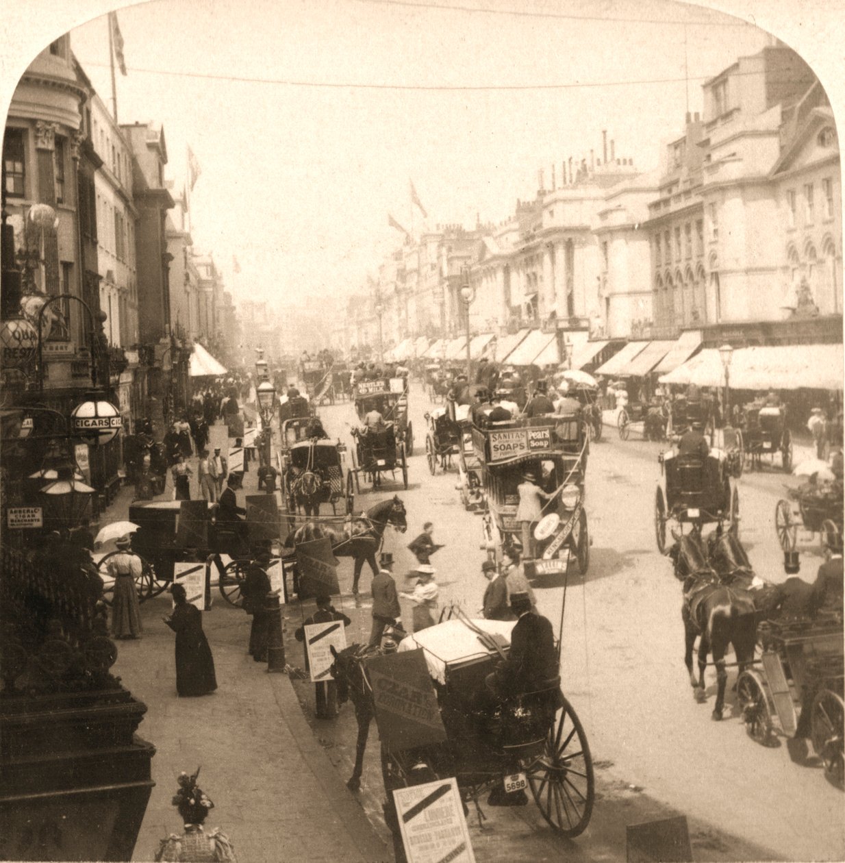 Regent Street, London, 1896. av Works and Sun Sculpture Studios