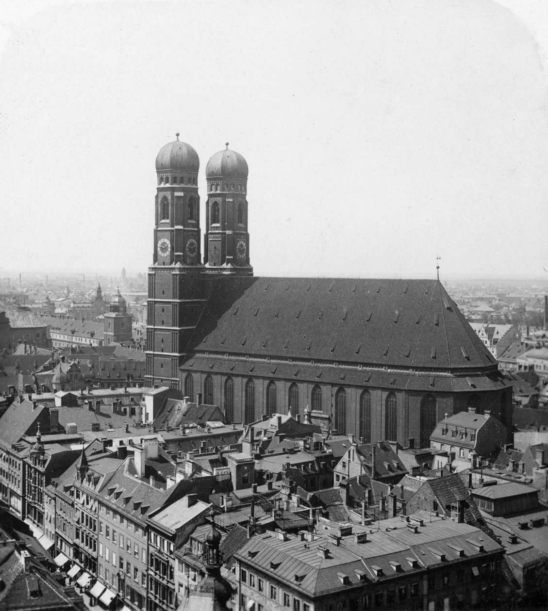 Frauenkirche, München, Tyskland, ca 1900. av Wurthle and Sons