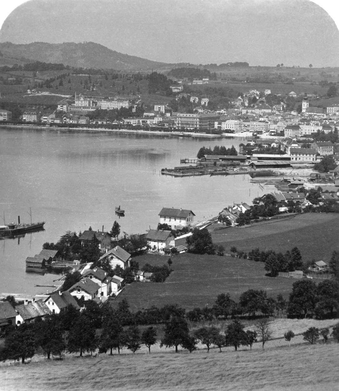 Innsjøen ved Gmunden, Salzkammergut, Østerrike, ca 1900-tallet. av Wurthle and Sons