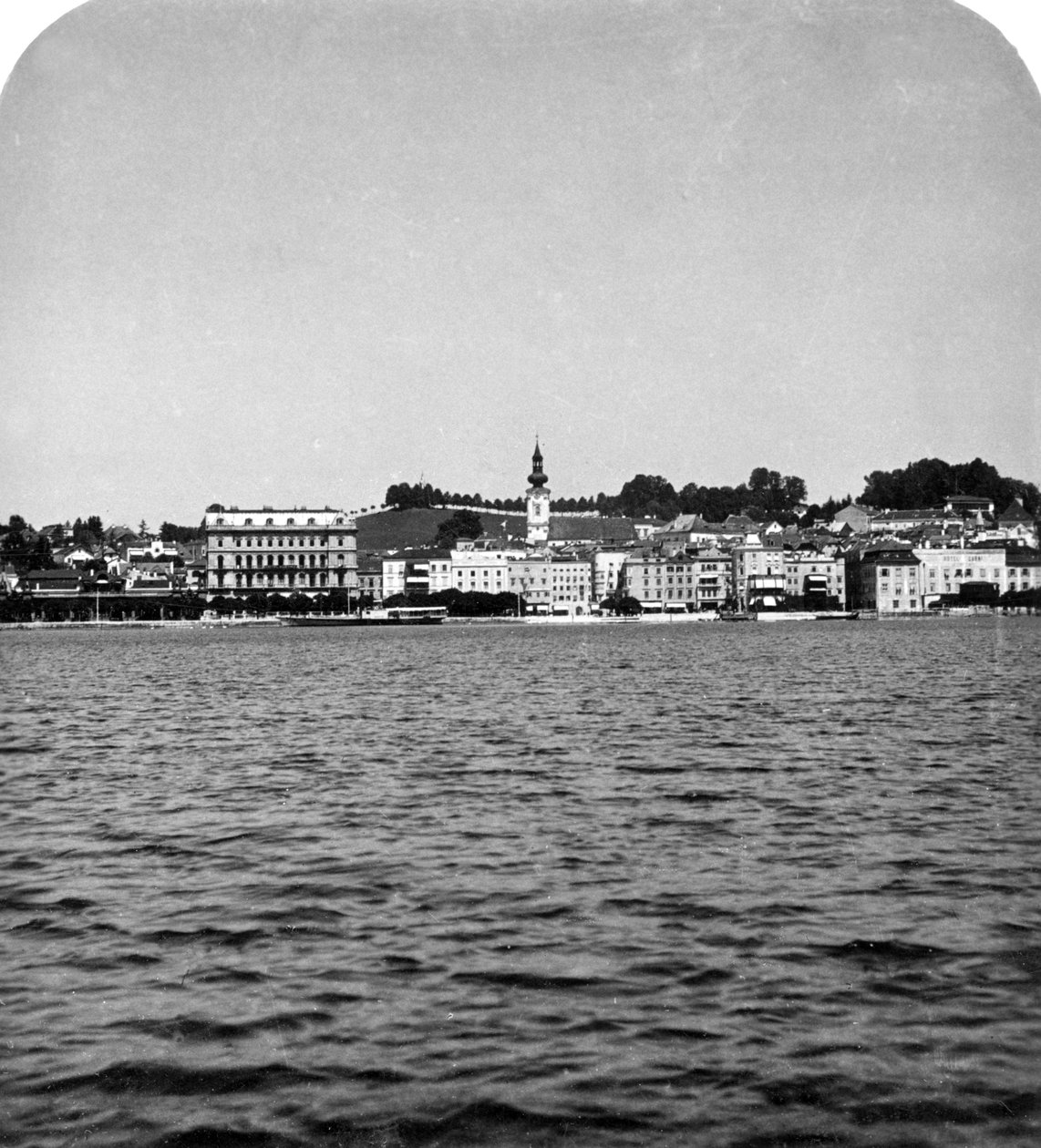 Innsjøen ved Gmunden, Salzkammergut, Østerrike, ca 1900-tallet. av Wurthle and Sons