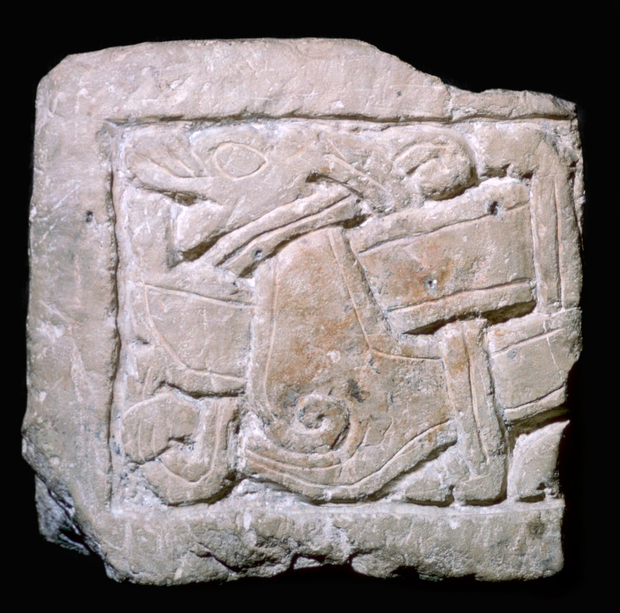 Utskåret vikinggravplate i Jellingestil fra York av York Master