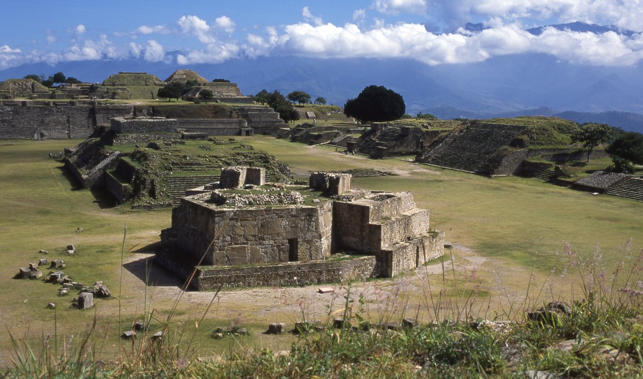 Observatoriet, Main Plaza, klassisk periode av Zapotec