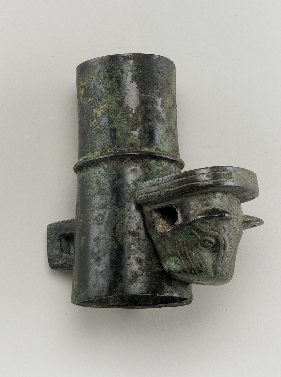 Navkapsel med linchpin støpt i form av et kattehode (bronse) av Zhou Dynasty Chinese School