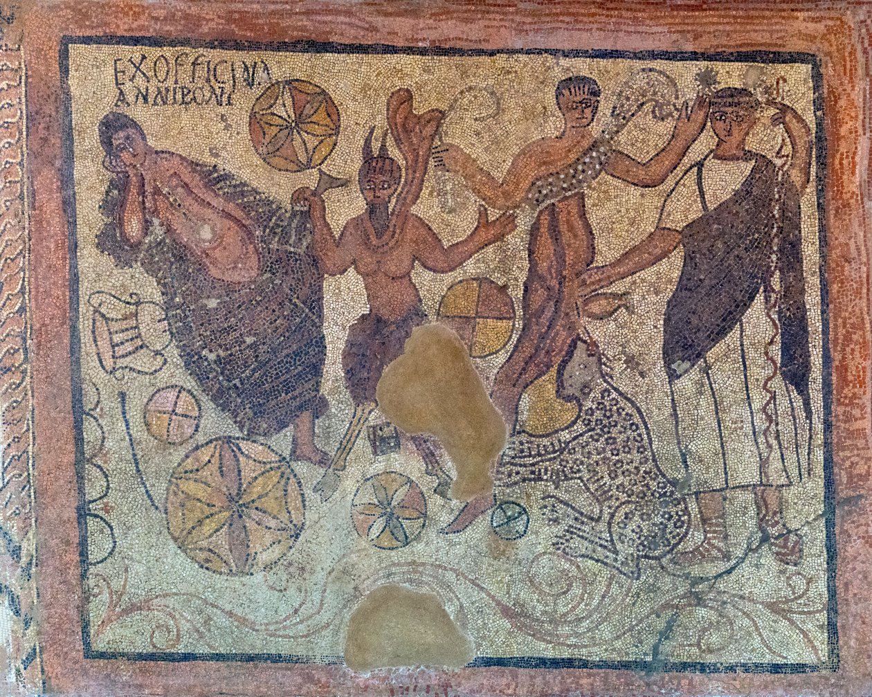 Romersk mosaikk fra 400-tallet e.Kr. som viser en Bacchic scene., 2021 (bilde) av . .