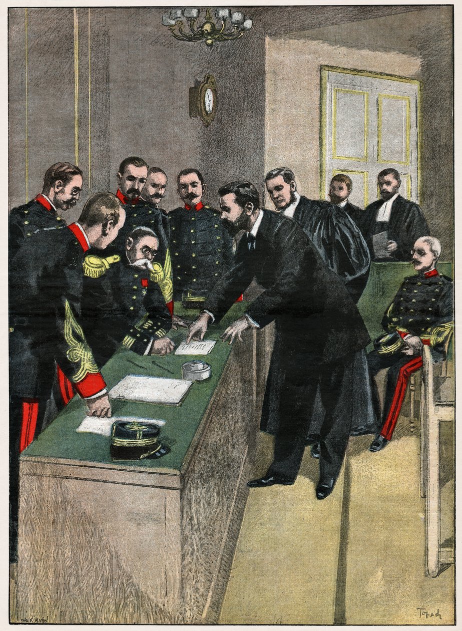 Alphonse Bertillon av . .