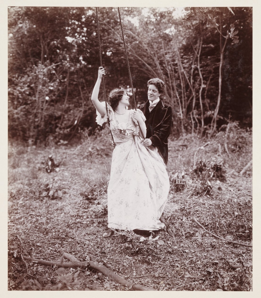 Edwardiansk portrett, par med en huske av John Pardon