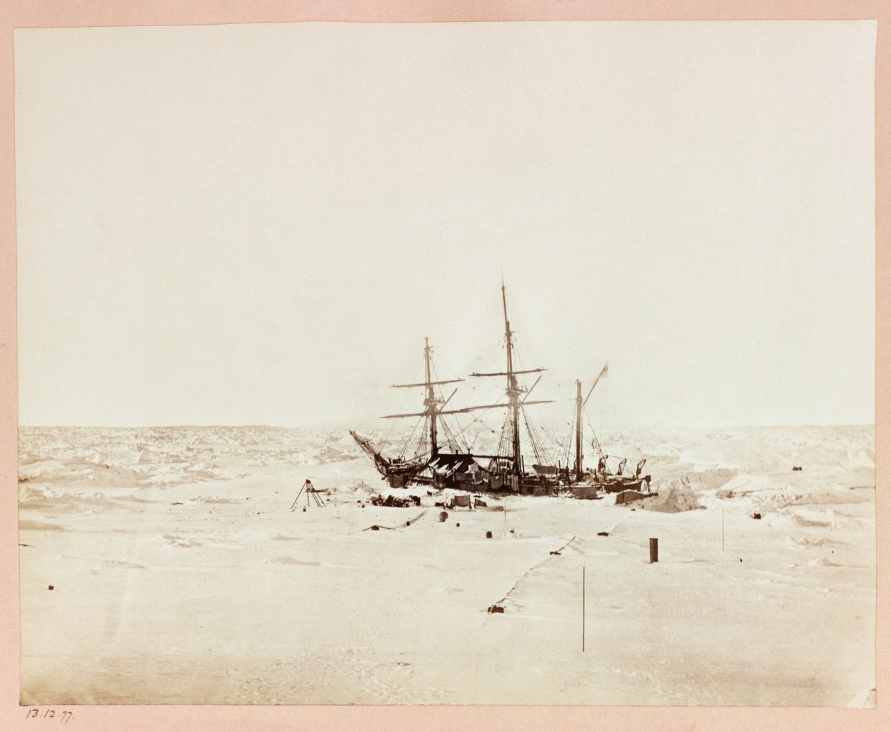 Arctic Expedition (1875–1876) av kaptein George Nares (1831–1915): Floeberg Beach, Alert in Winter Quarters av Frederick (attr. to) Barnard