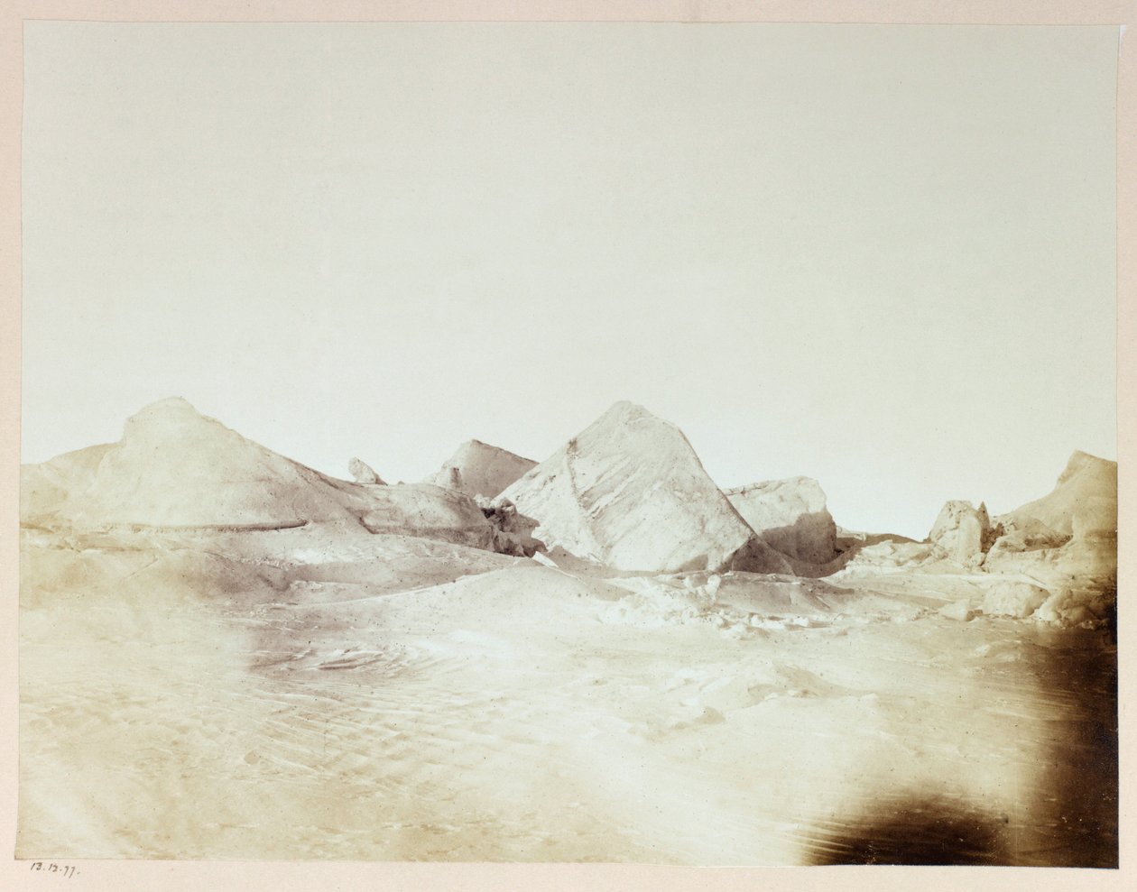 Arctic Expedition (1875–1876) av kaptein George Nares (1831–1915): Floebergs, nær Floeberg Beach av Frederick (attr. to) Barnard