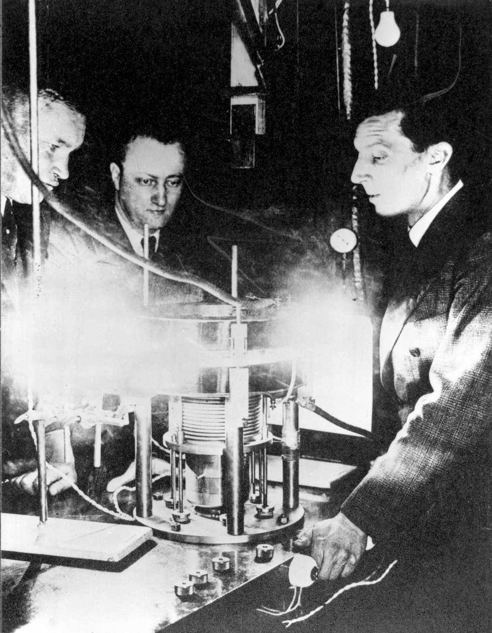 Frederic Joliot, Hans Halban og Lew Kowarsky, ca av Ferdinand Georg Waldmuller