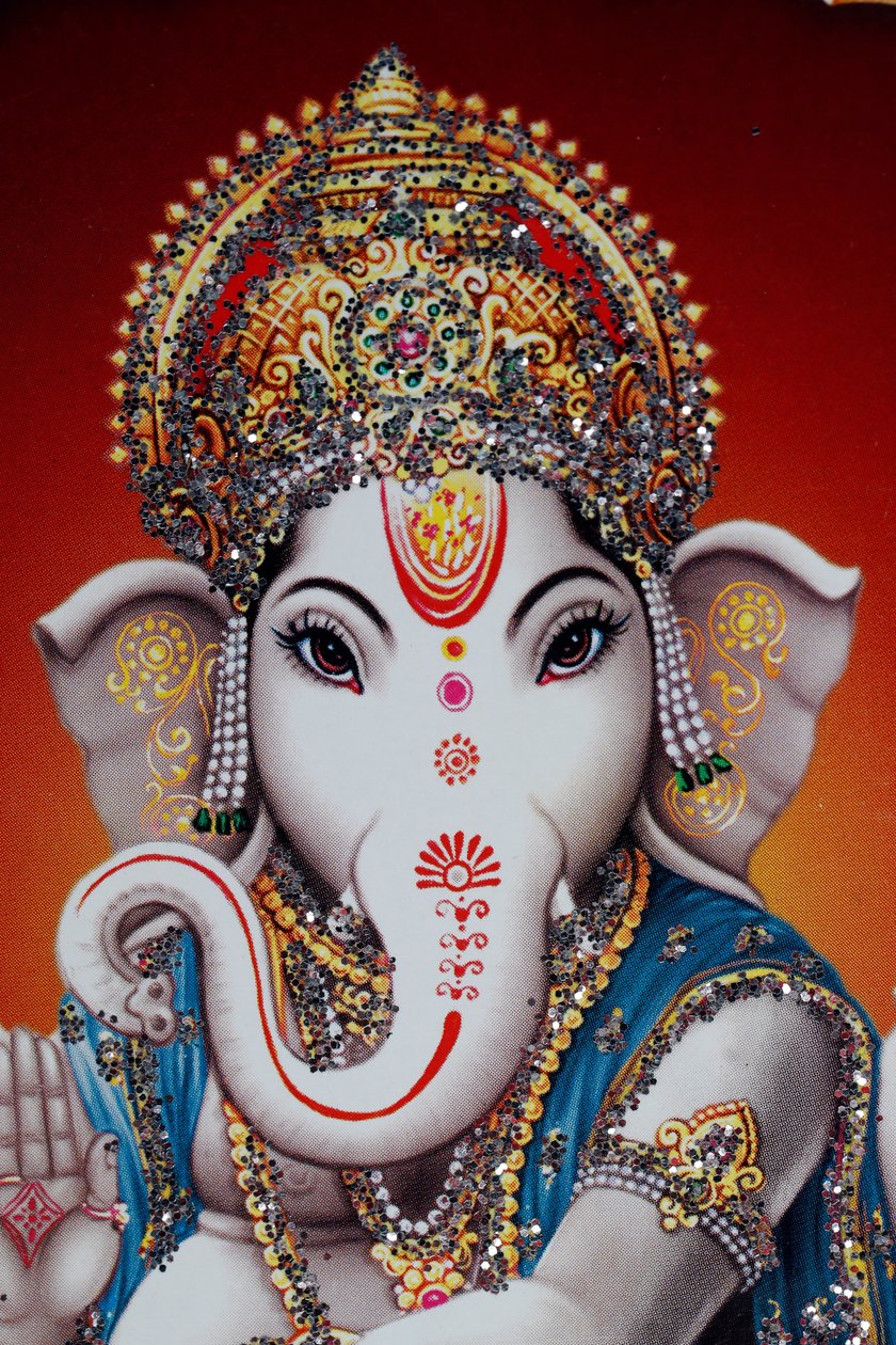 Ganesha eller Ganapati: Hindu-guden med elefanthodet. av . .
