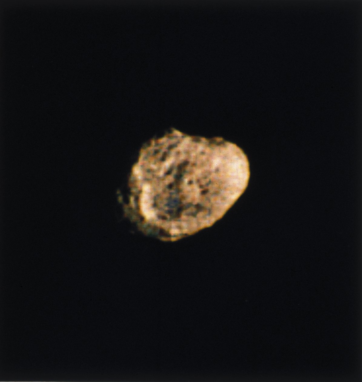 Hyperion, en av Saturns måner, fotografert av Voyager 2 av Ferdinand Georg Waldmuller
