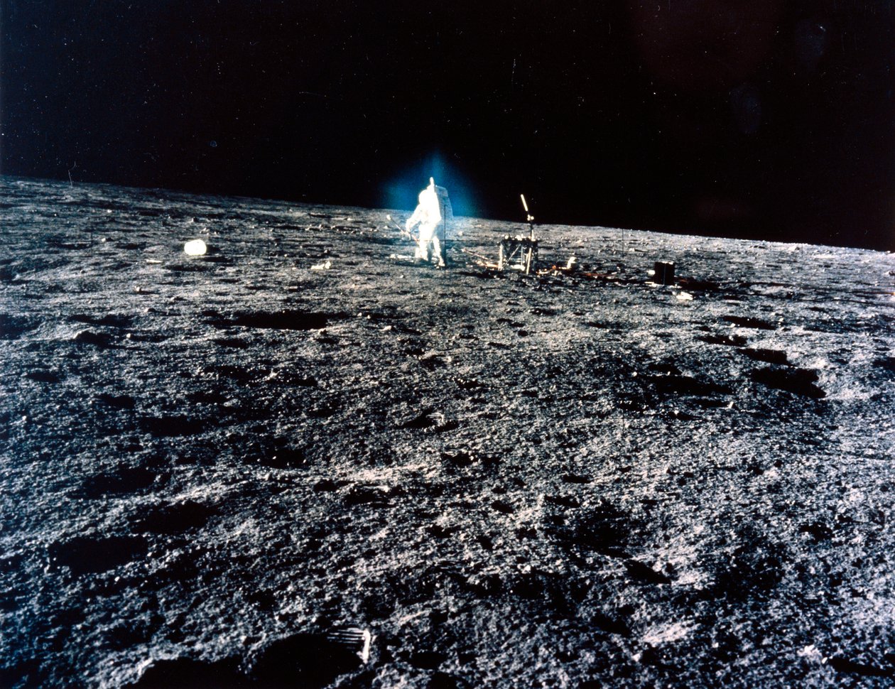 Bemannet romfart, USA, Apollo 12 Apollo 12-astronaut på månen av Ferdinand Georg Waldmuller