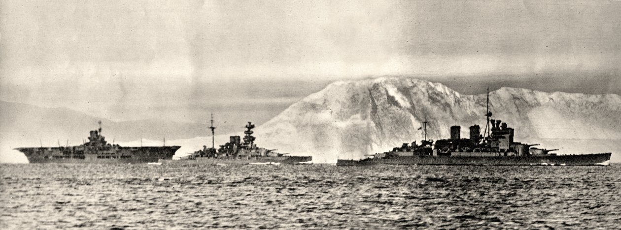 Ships HMS Ark Royal, HMS Malaya and HMS Renown leaving their base in Gibraltar, c.1940 (photo)   1171832   no       norwegian Successfully Translated  Original: Verzameling der Goden op de Olympus Translat: Verzameling der Goden op de Olympus 1365282 no no av . .
