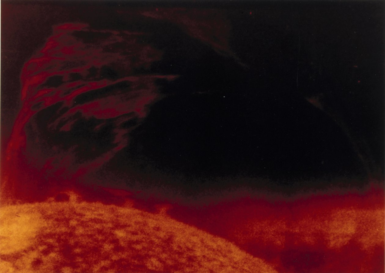 Solfakkel sett i helium 3-lys, fotografert fra Skylab av Henry Charles Fehr