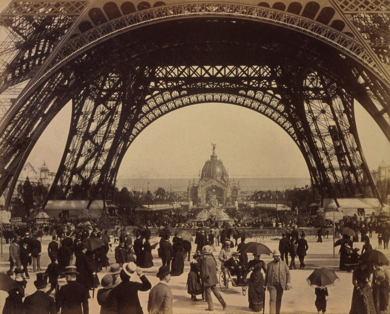 Basen til Eiffeltårnet, Paris Exposition av . .