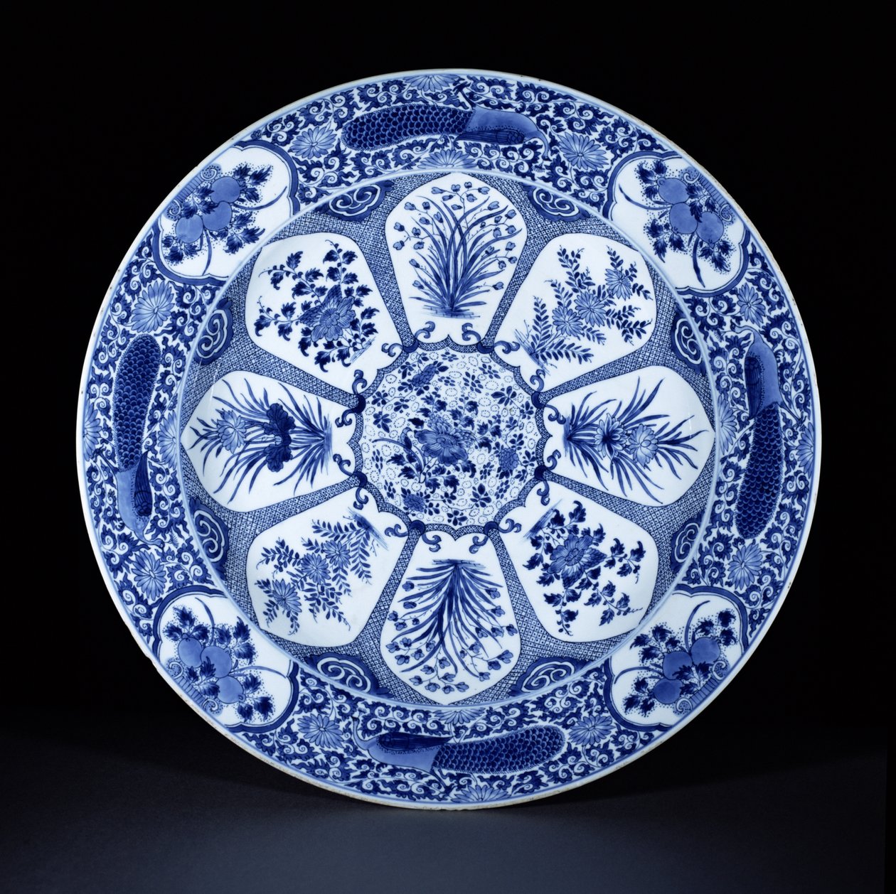Blå og hvit plate, Kangxi-perioden, ca. 1700 (porselen) av Chinese School