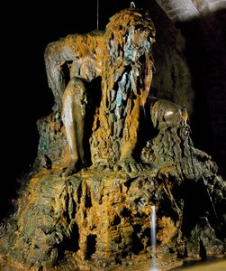 Appennine Colossus, fri tolkning av arbeid av Giambologna (1529-1608) for arkitekt Bernardo Buontalenti (ca 1531-1608) i hagen til Villa Demidoff i Toscana, Italia (skulptur)