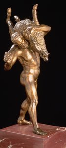 Hercules and the Erymanthian Boar (forgylt bronse) av Giambologna