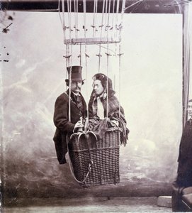 Fotografisk portrett av fotograf og aerostatpilot Felix Tournachon dit Nadar (1820-1910) og hans kone poserer i en ballongkurv av Nadar
