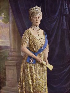 Hennes Majestet Queen Mary (fargebilde) av (after) English photographer