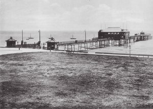 Lytham Pier (s/h-bilde) av (after) English photographer